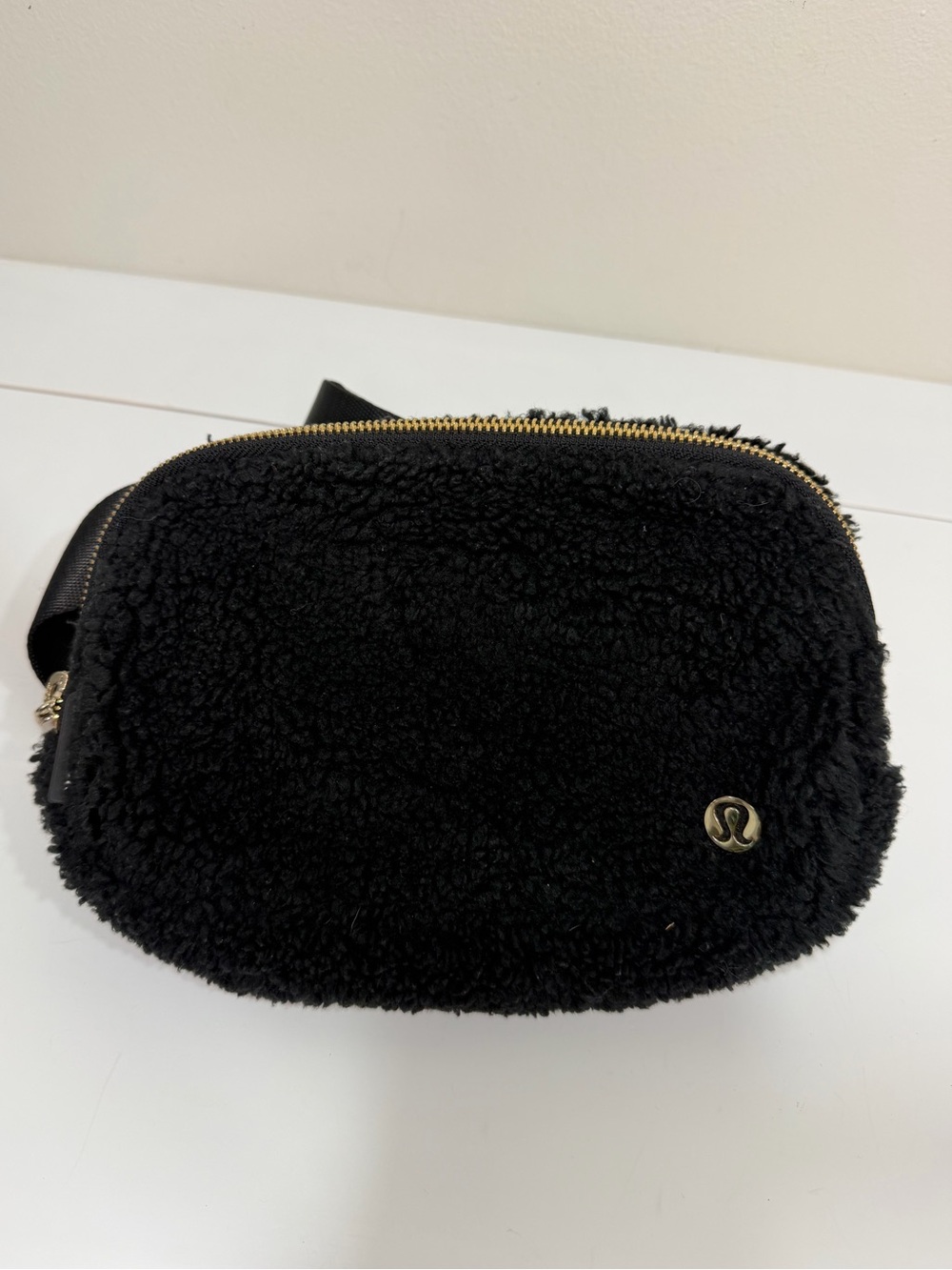 Lululemon Black Sherpa Fleece Everywhere Belt Bag Gold Hardware